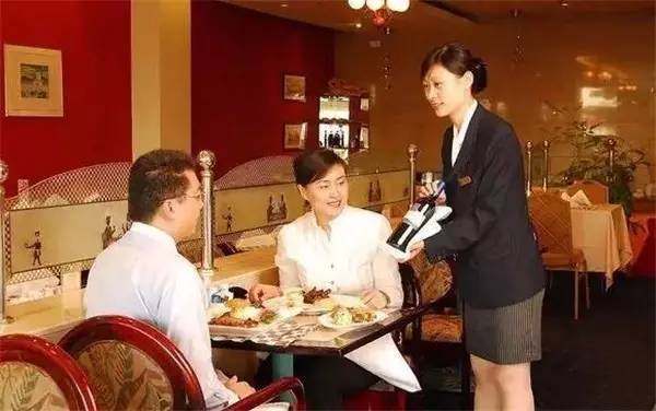 一位90后女服务员的内心独白 餐饮服务，真的没前途吗？